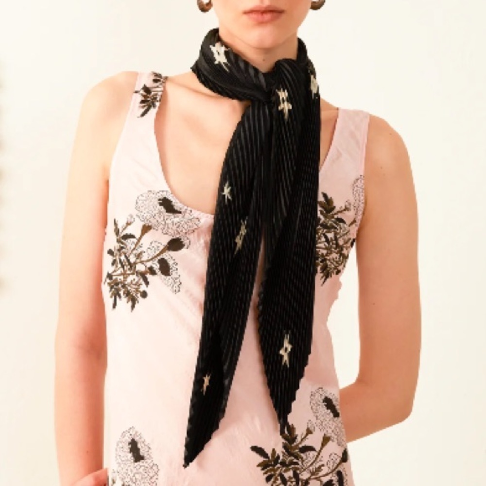 Alix of Bohemian Estella Noir Plisse Scarf OS
